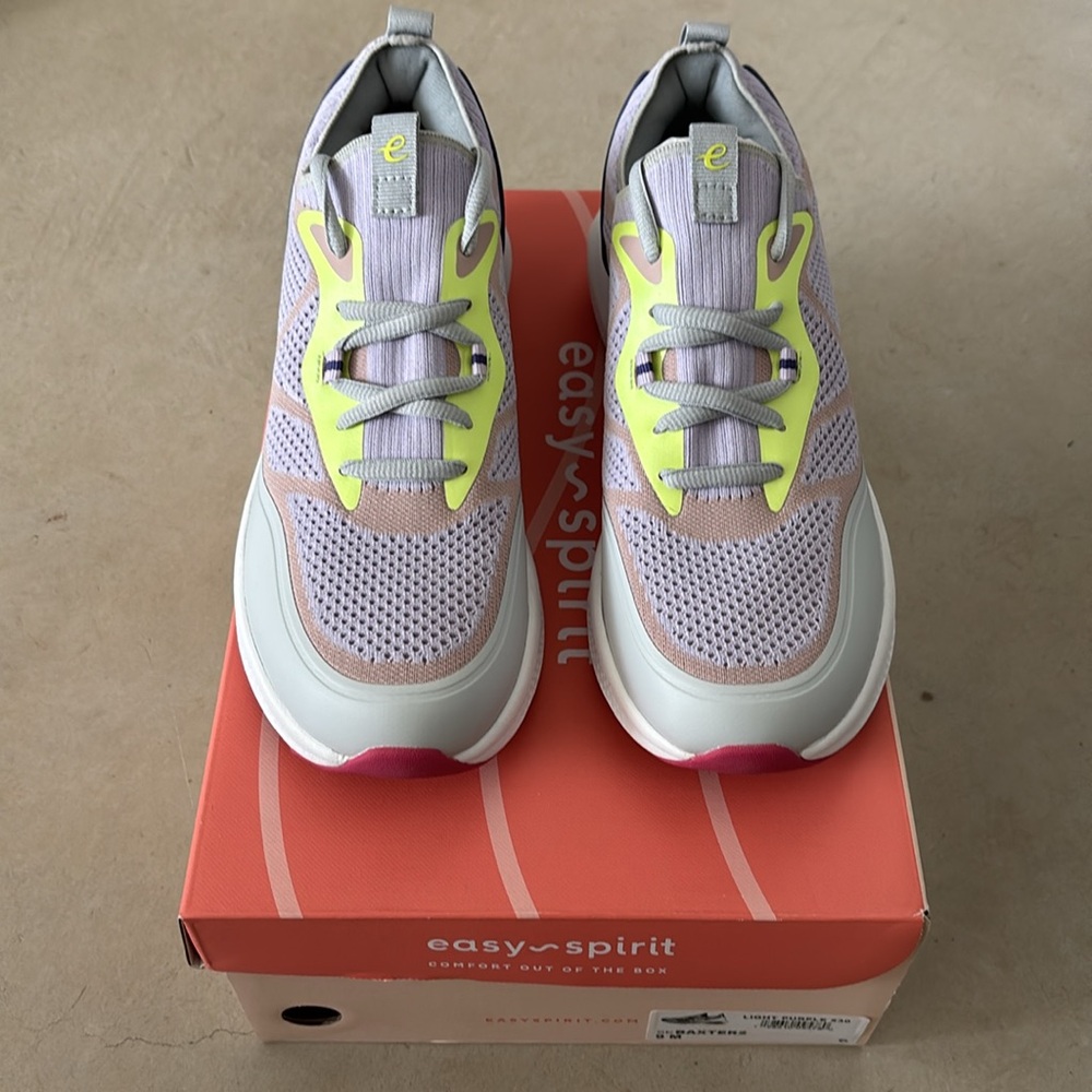 NIB Easy Spirit Denise Austin Lifestyle / Walking Sneakers, size 9